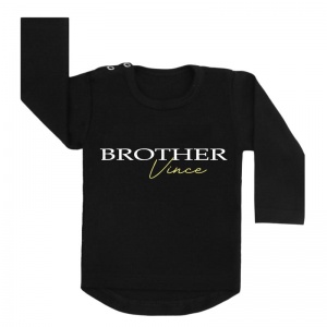 Brother with name gold shirt zwart